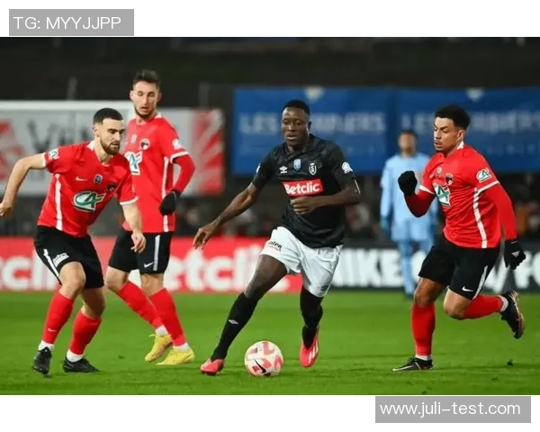 珀斯光荣女队对决悉尼女队精彩赛事回顾与分析