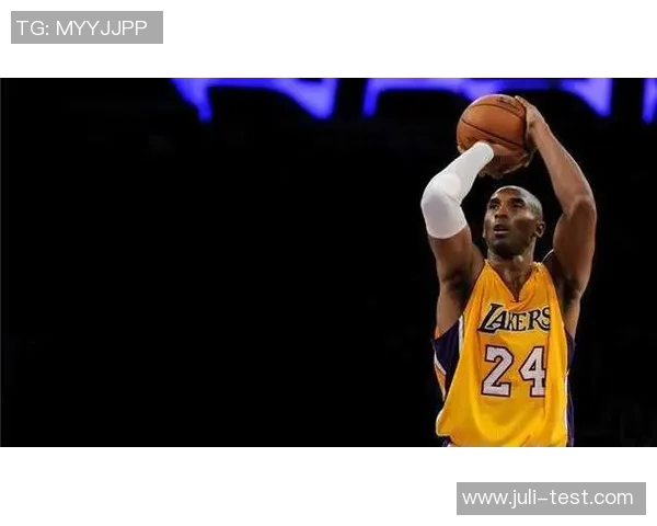 甜瓜与科比的西决对决回顾：传奇球星的巅峰对抗与篮球历史的精彩瞬间