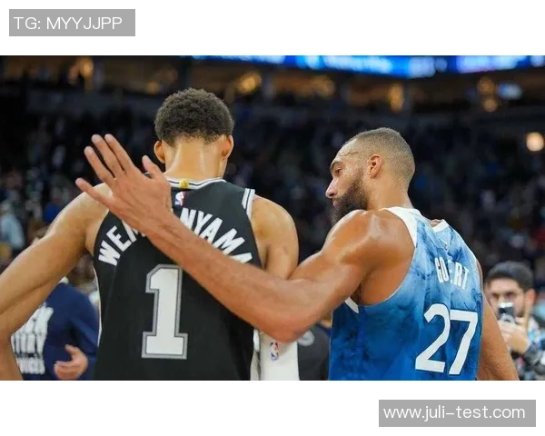 雷霆与马刺强强对决CCTV5直播精彩赛事不容错过